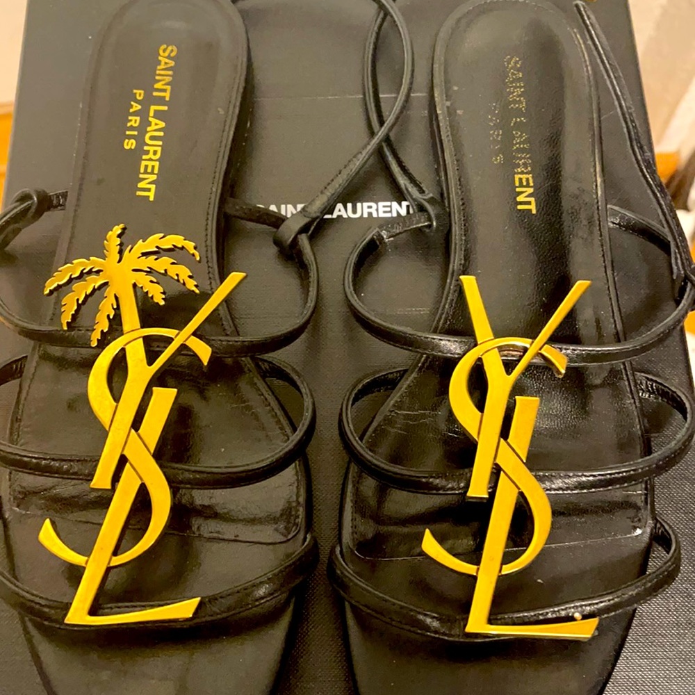 Saint Laurent sandals. Used. European size 37 Nero